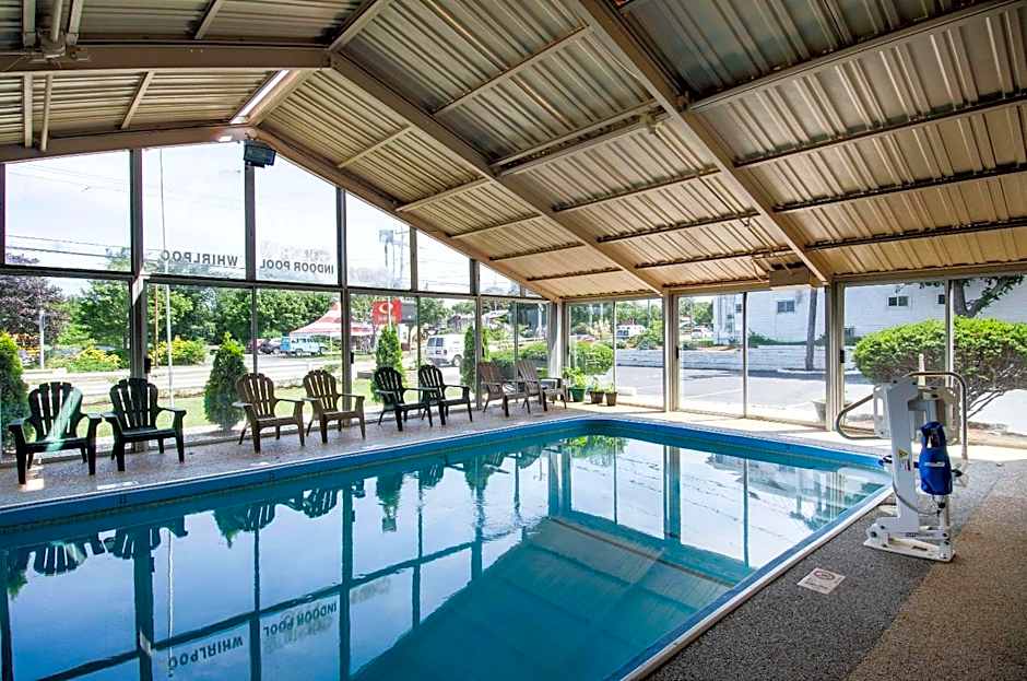 Econo Lodge West Yarmouth on Cape Cod