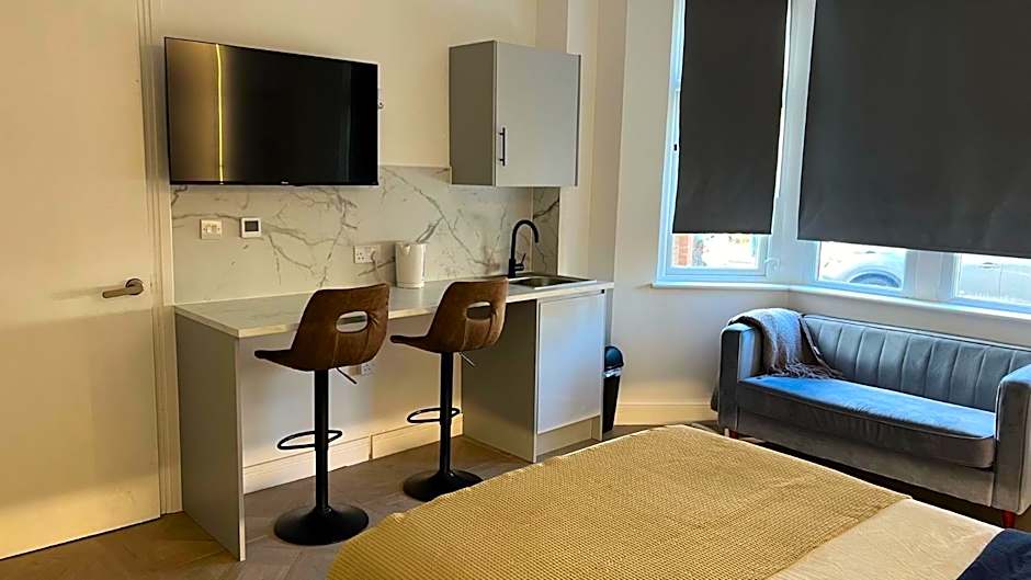 Luxurious London Studios