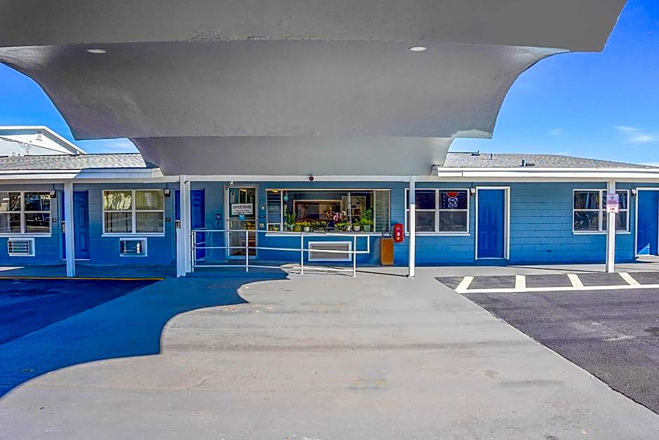 Sunrise Inn by OYO Titusville FL