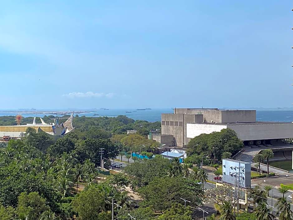 Le 10 The Radiance Manila Bay