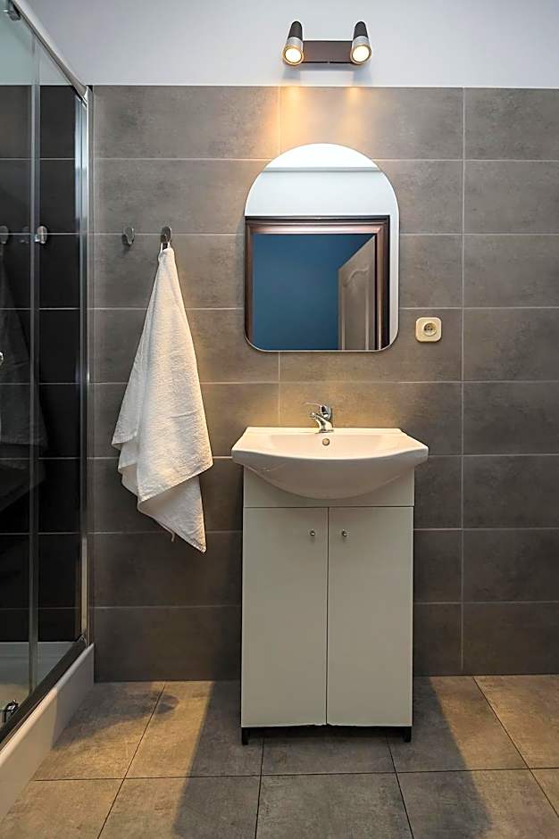 Hello Hostel & Apartments