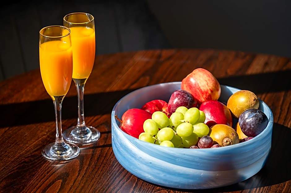 Luxe Suites & Apartments