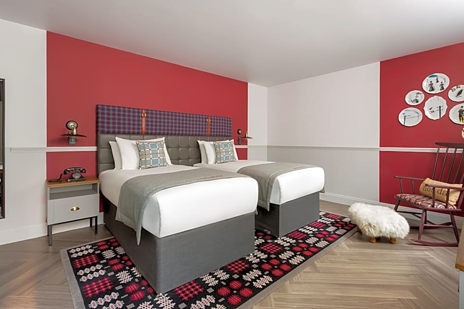 Photo 1 of 6 of Standard 2 Twin Beds