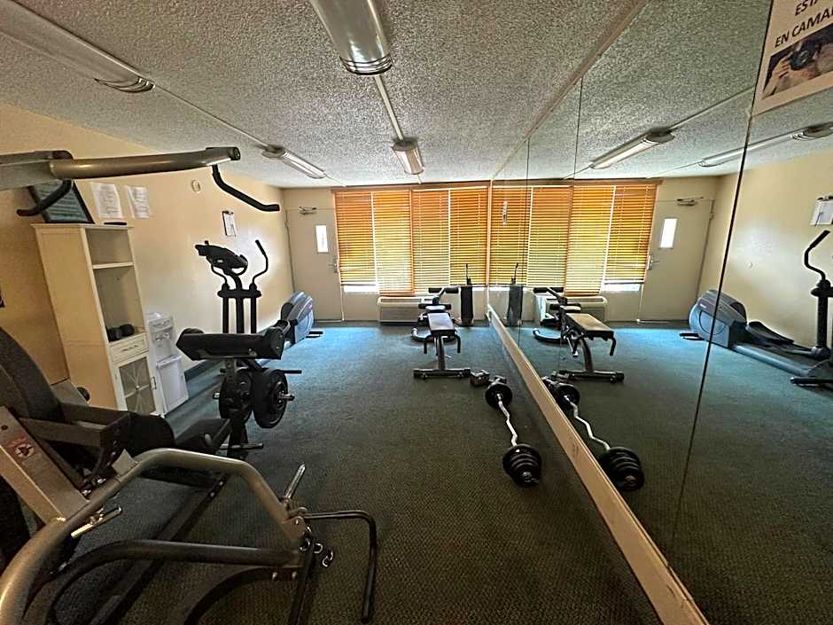 Hotel Red Rose by Townhouse Covington I-64