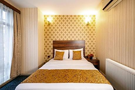 Comfort Triple Room with Shower