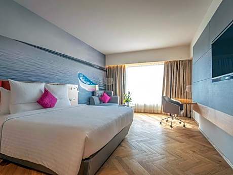 Superior Room - Queen Bed