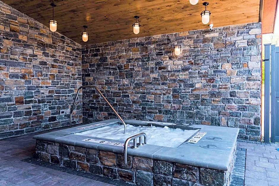 Tailwater Lodge Altmar Tapestry Collection by Hilton