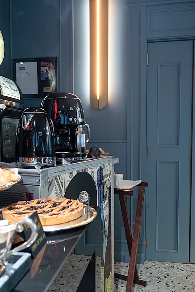 The Glam Boutique Hotel & Apt
