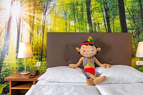 Family Room with Bunk bed (2 Adults + 2 Children)