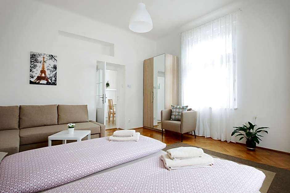 Angel City Aparthotel