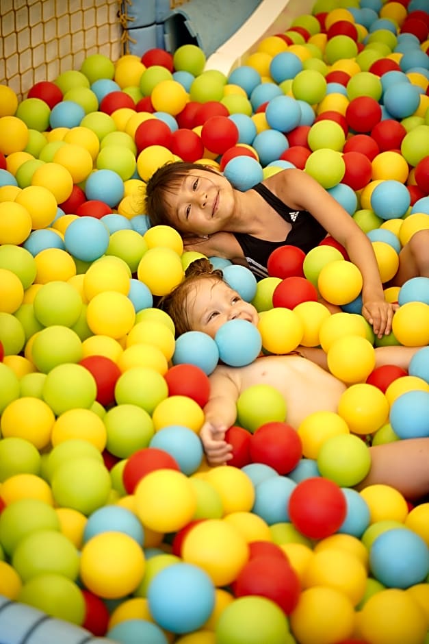 J'Adore Deluxe Hotel & Spa