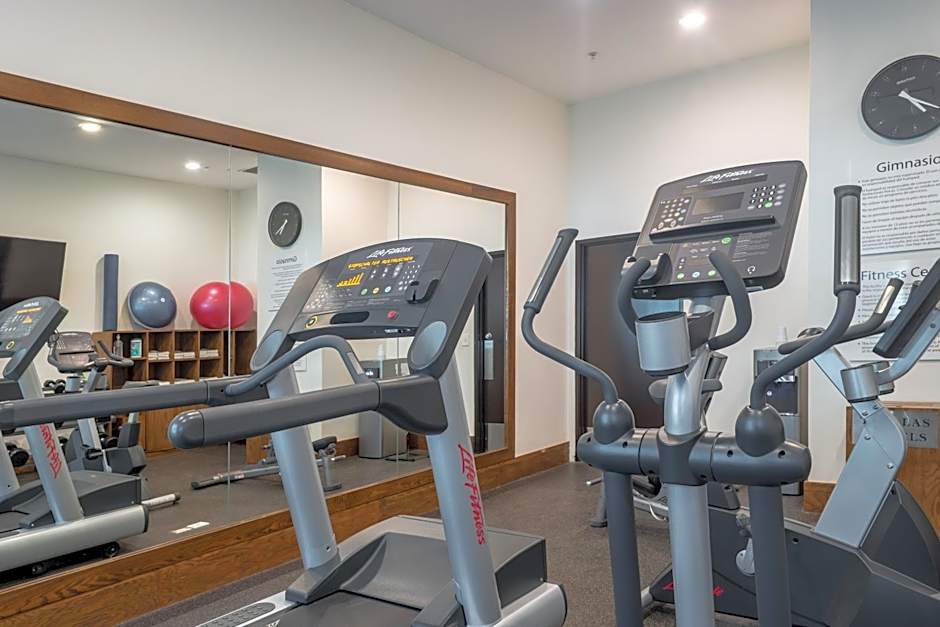 Holiday Inn Express & Suites Silao Aeropuerto Terminal By IHG