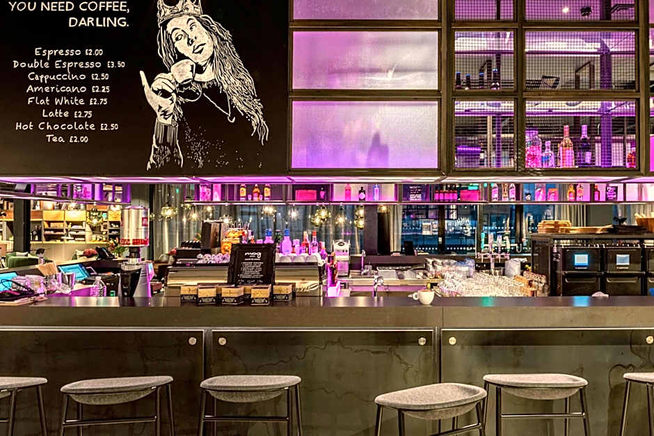 Moxy by Marriott London Heathrow Airport