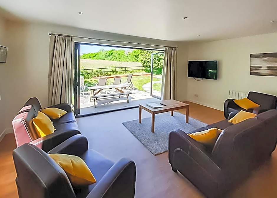 Eastcott Lodges