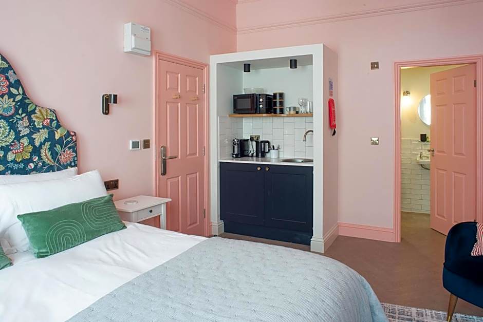 Arlington House Hotel - Self Check-In Suites