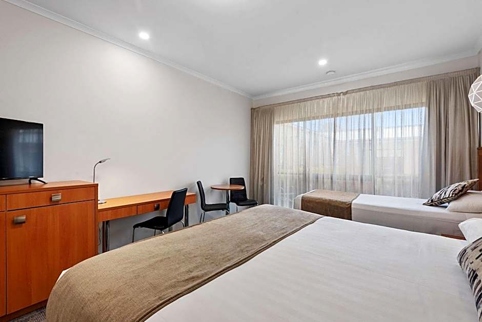 Comfort Inn Deakin Palms