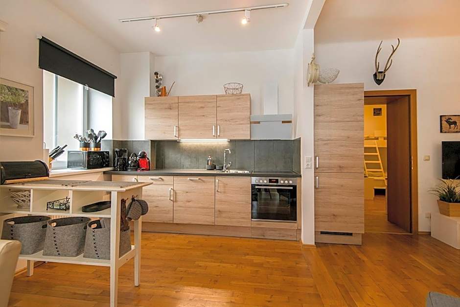 Residenz Lothringen by AlpenTravel