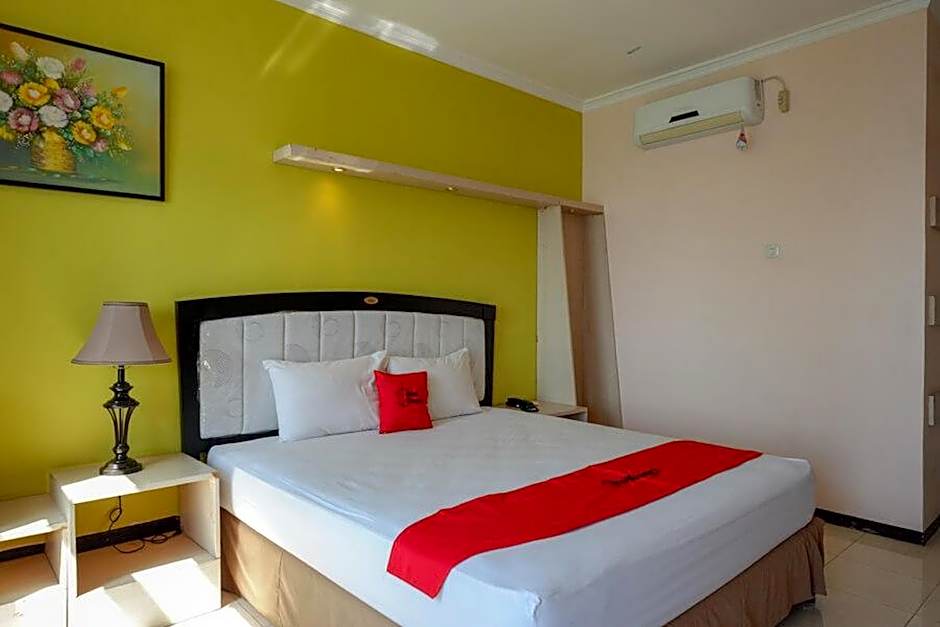 RedDoorz Plus Syariah @ Hotel Boulevard Luwuk