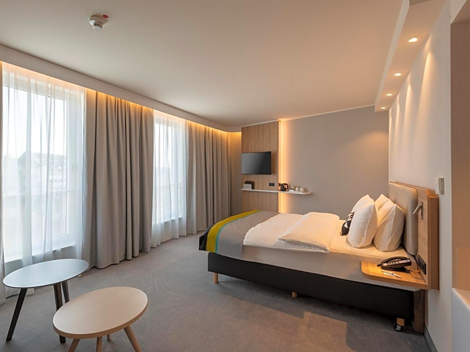 Holiday Inn Express Dusseldorf- Hauptbahnhof By IHG