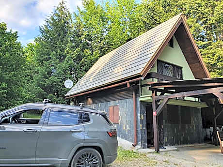 Krpáčovo, Nízke Tatry - chata na kraji lesa