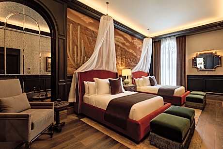 HISTORIC BUILDING DOUBLE BED