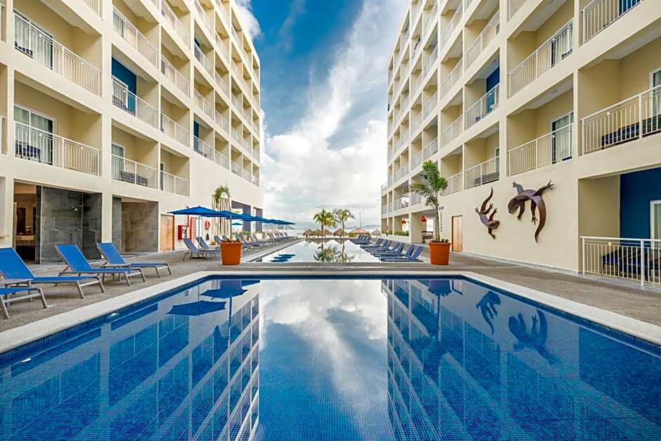 Decameron La Marina Guayabitos, Ramada All-Inclusive Resort