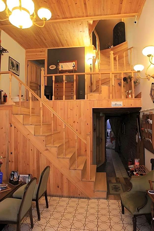 Tom Square Boutique Hotel