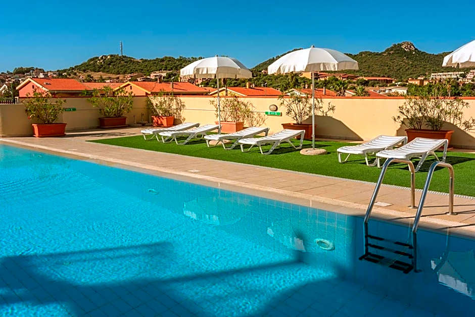 Apartments in residence with swimming pool in Villasimius