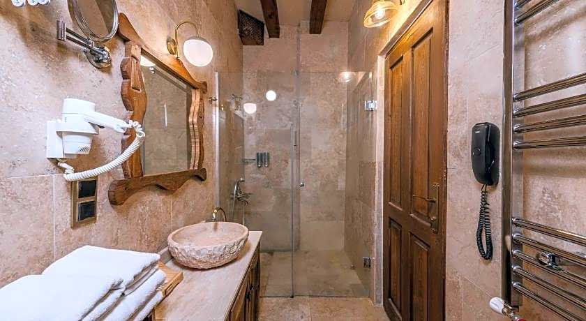 Pegas Cave Suites