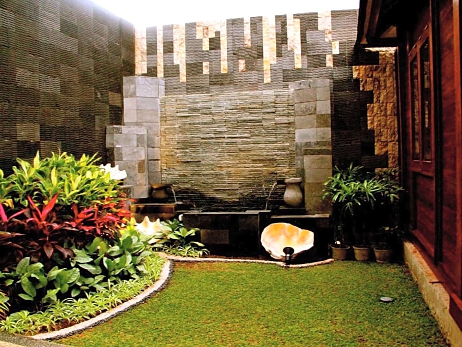 Ari Putri Hotel