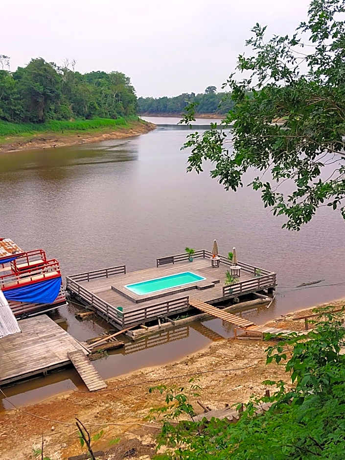 Seringal jungle Lodge