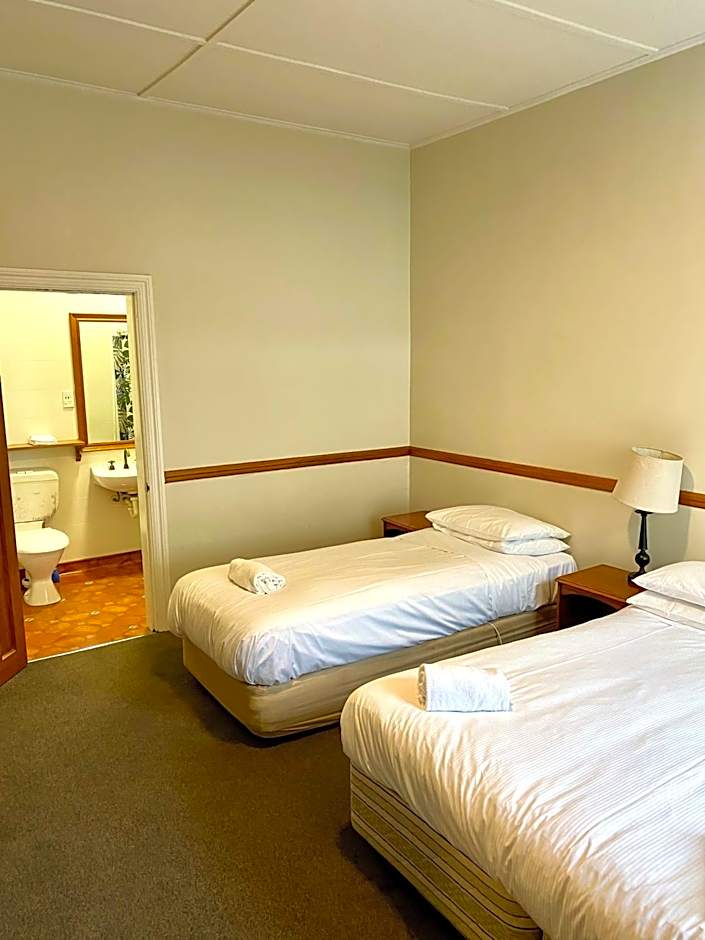 Shepherds Arms Hotel