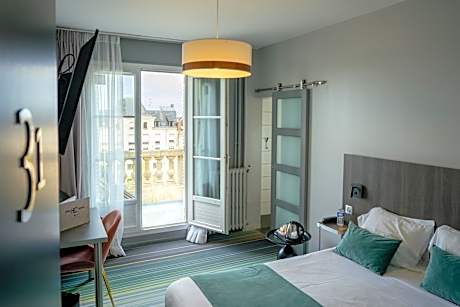 Superior Double Room with Air Condition and Balcony