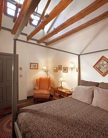 Queen Room with Spa Bath