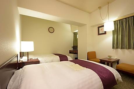 Standard Twin Room - Non-Smoking