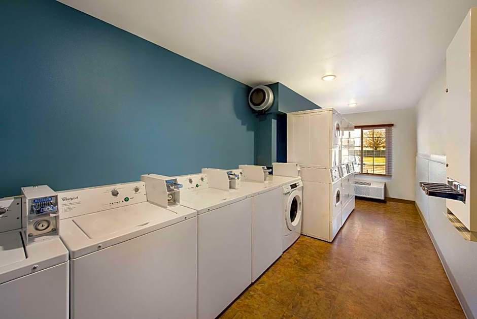 WoodSpring Suites Columbus Southeast