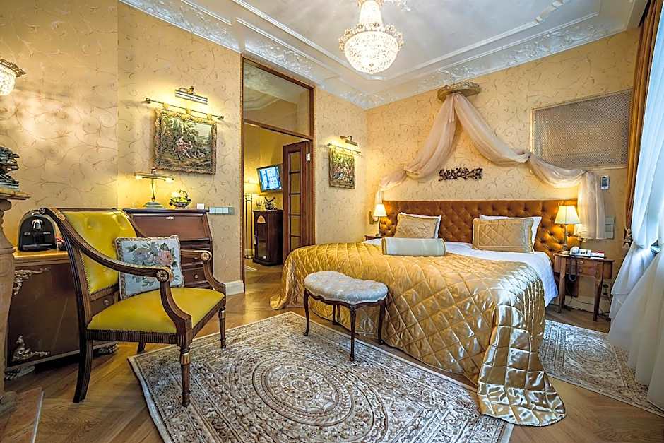 Photo 1 of 14 of 1 Queen Bed Suite