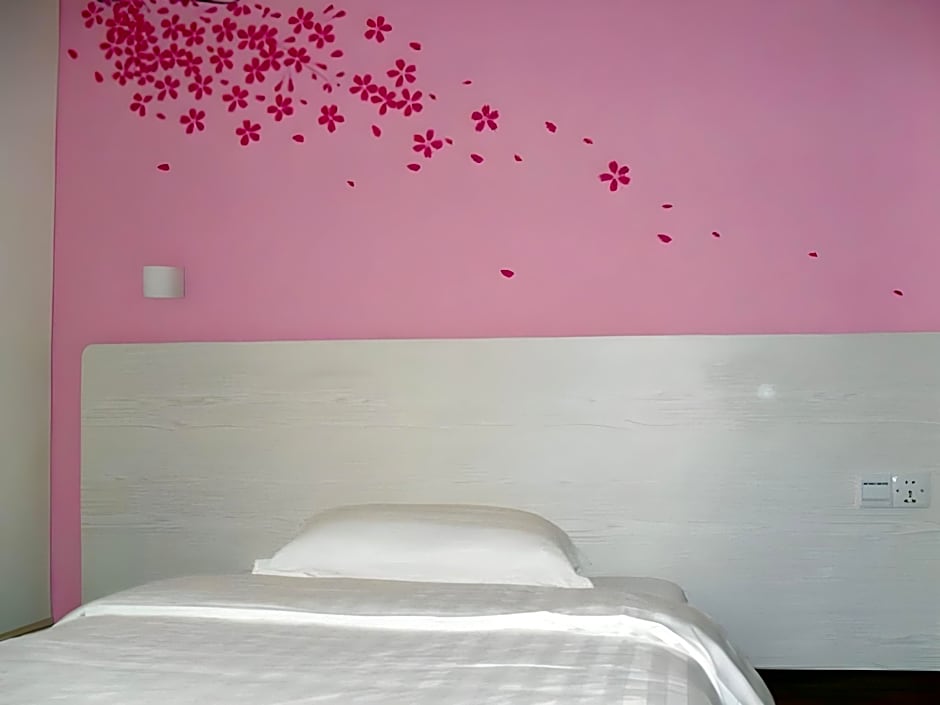 V8 Hotel Xi Cun Branch