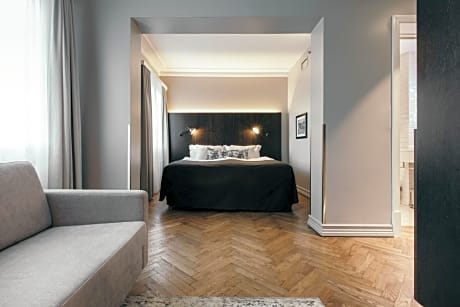 DELUXE, DOUBLE BED