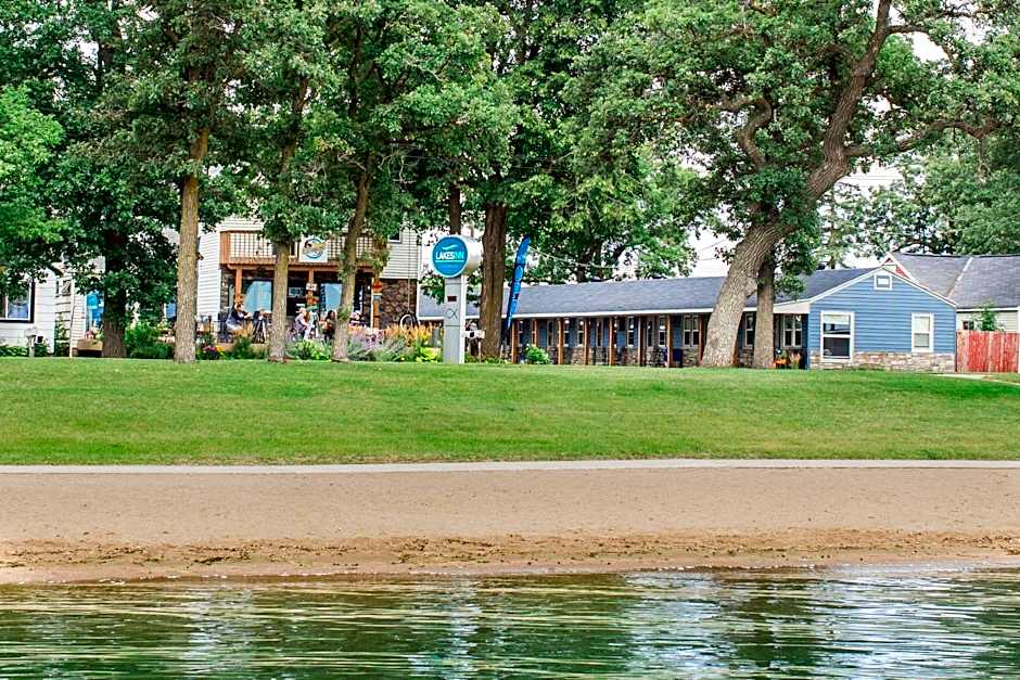 Lakes Inn
