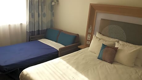 Superior Room with Double Bed and Single Sofa Bed