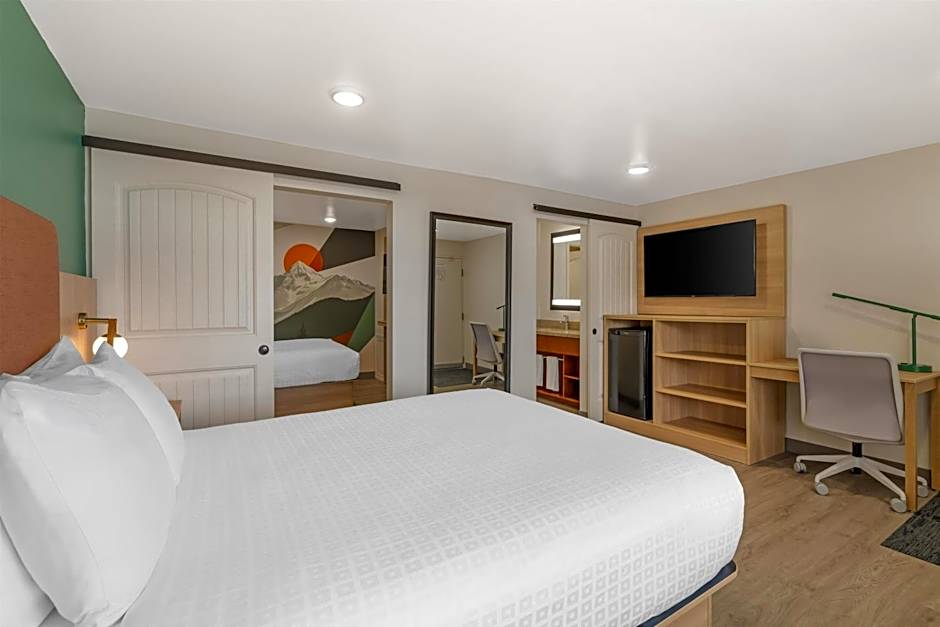 Best Western Plus Clocktower Inn