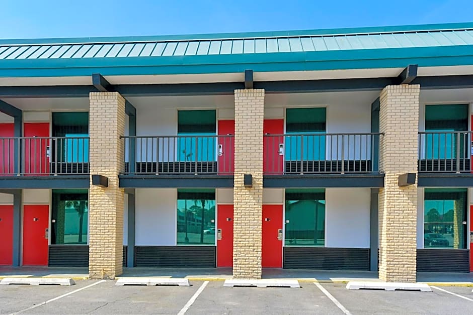 OYO Hotel Twin Lake- Lake Park Valdosta area