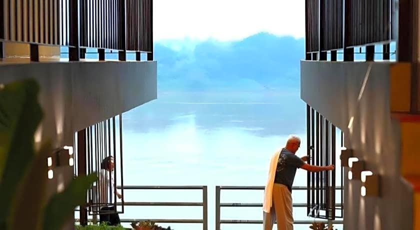 Chic Chiangkhan Hotel