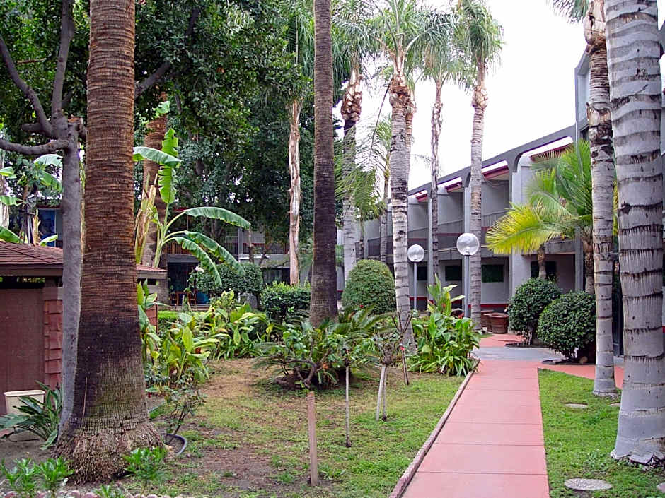 Clarion Hotel Bakersfield North