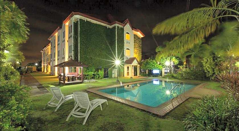 Microtel by Wyndham Batangas