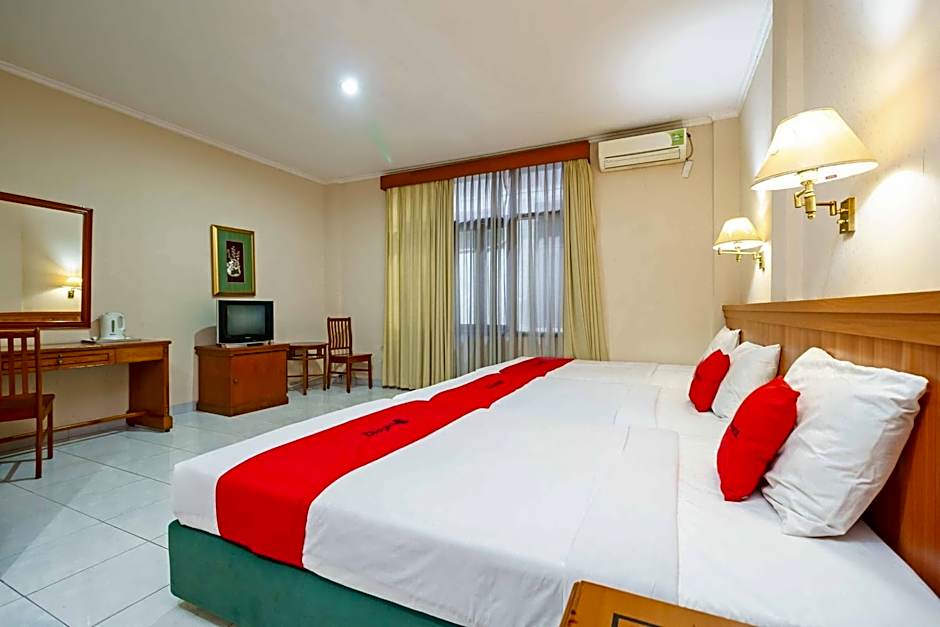 RedDoorz Plus near Kemang Raya