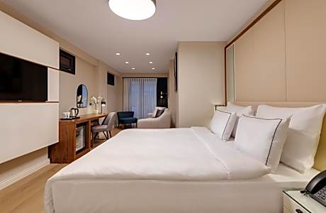 Junior Suite with Garden