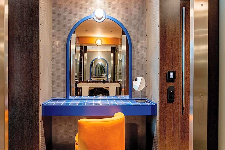 Cenica Porto Hotel, Curio Collection by Hilton