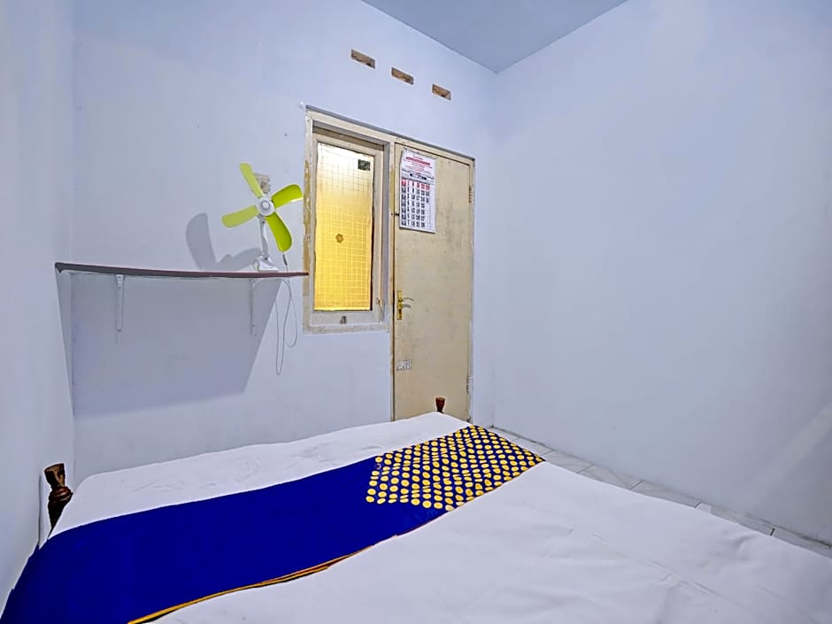 OYO Life 92921 Omaya Kost Syariah